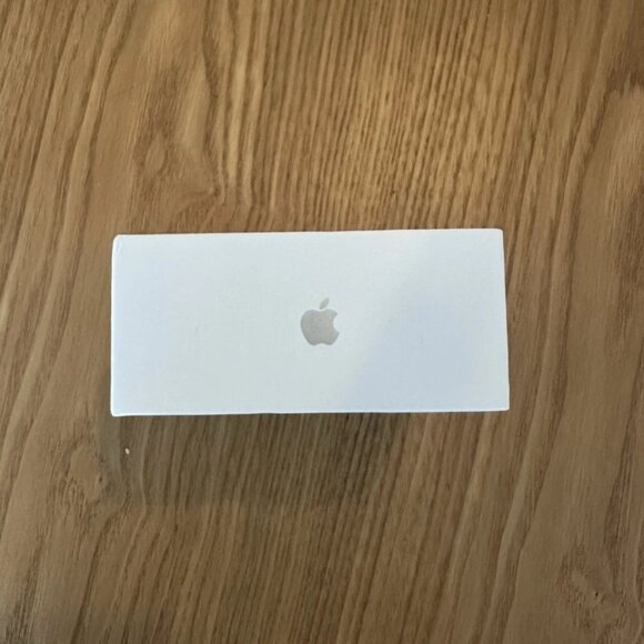 AirPods Pro 2nd Generation with MagSafe Wireless Charging Case - New - Picture 3 of 3